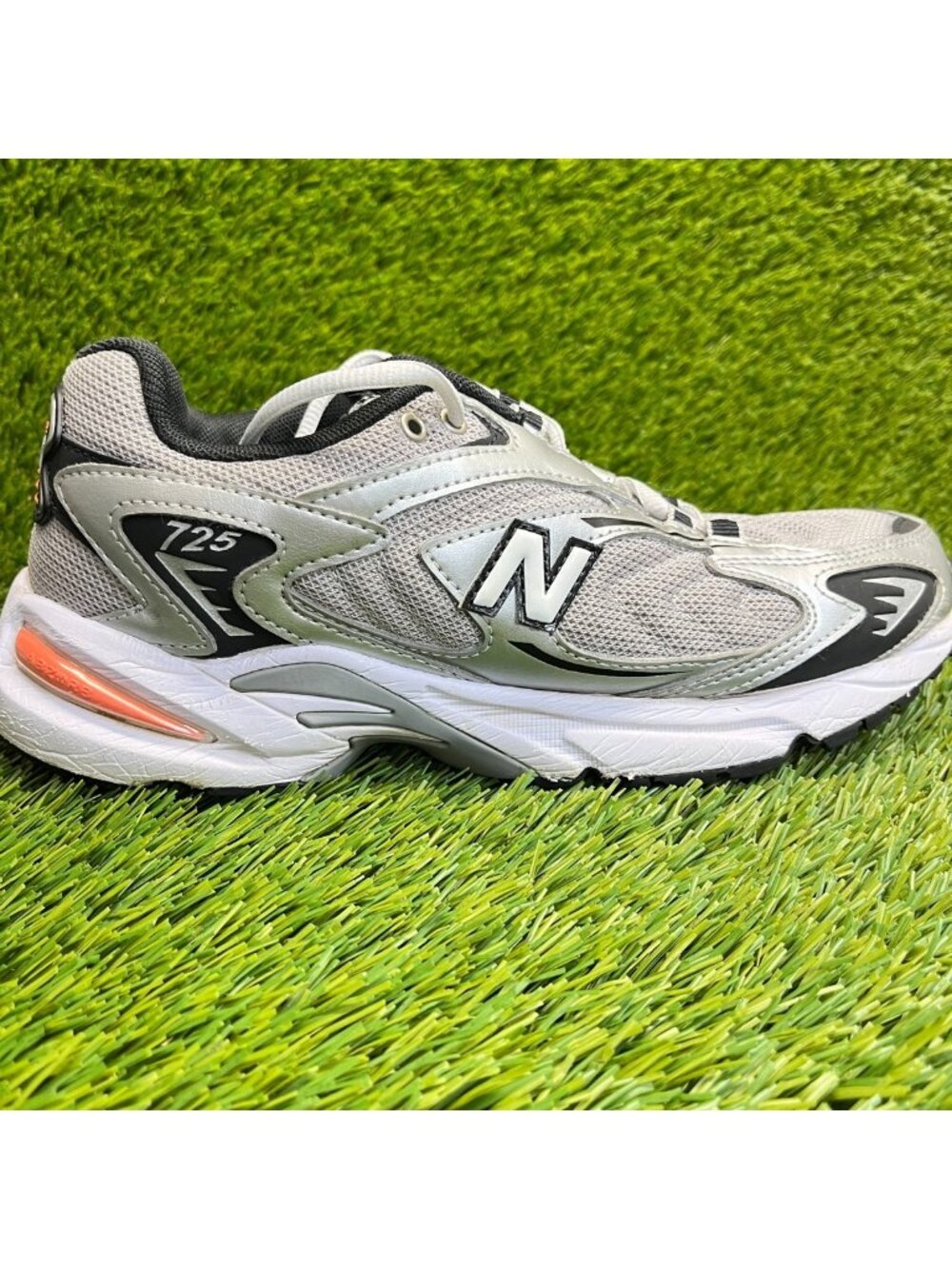 New Balance 725v1 Mens Size 7.5 Womens 9 Gray Silver Black Running Shoes Sneaker